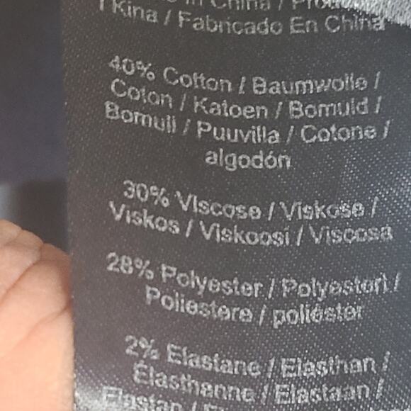 Liverpool Los Angeles Distressed Dark Wash High Waist Stretch Cuffed Shorts 18W - Picture 9 of 10